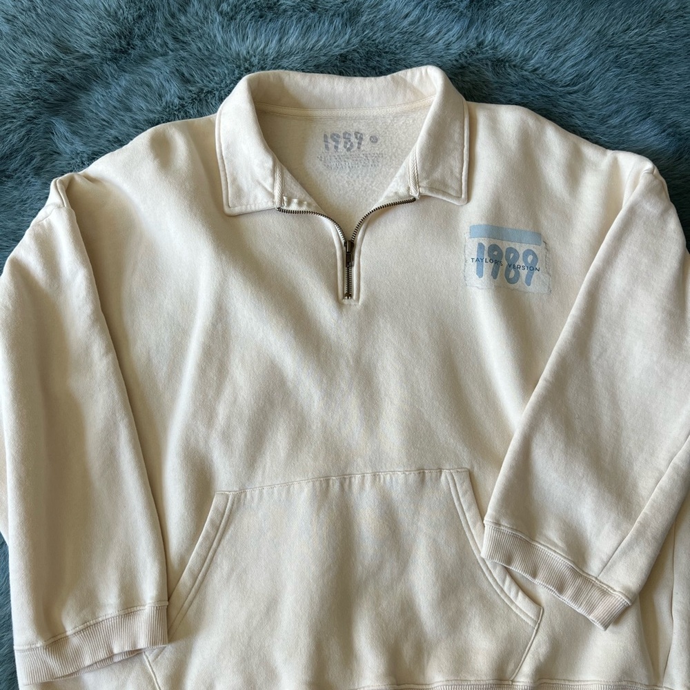 Taylor Swift We Found Wonderland 1989 Quarter Zip in size XL